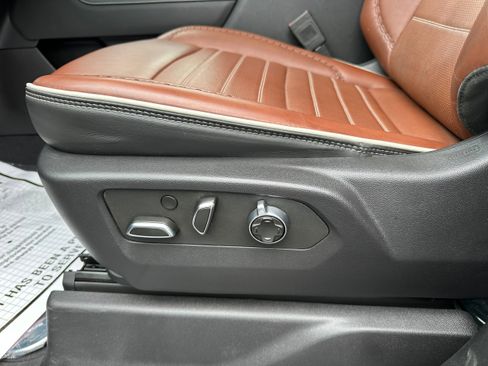 Used 2024 GMC Sierra 2500 Denali Ultimate image 12