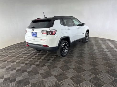 Used 2025 Jeep Compass Trailhawk AWD/4WD image 7