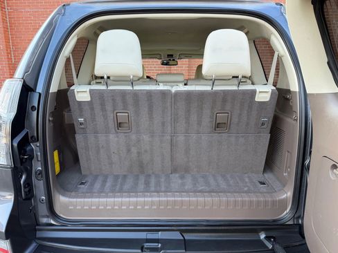 Used 2017 Lexus GX 460 image 19