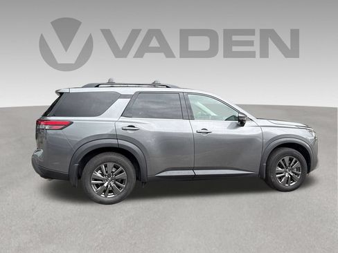 Used 2022 Nissan Pathfinder SV w/ SV Premium Package FWD image 20