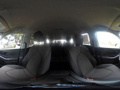 Used 2025 Toyota Highlander LE FWD image 45
