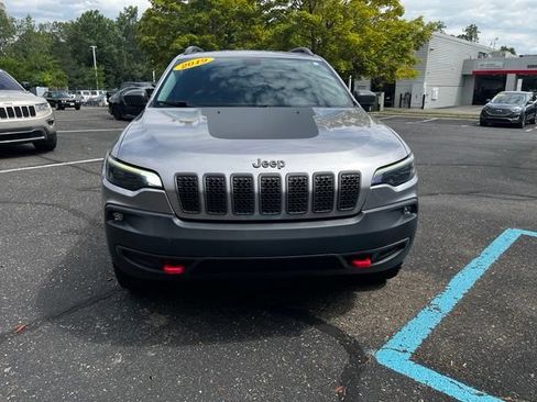 Used 2019 Jeep Cherokee Trailhawk AWD/4WD image 8