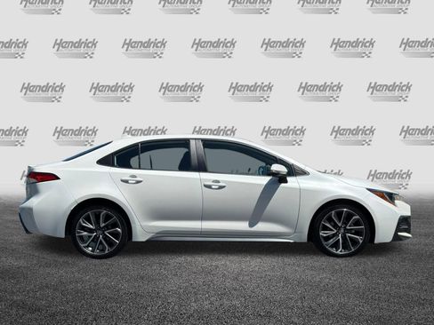 Used 2020 Toyota Corolla SE w/ SE Premium Package FWD image 3