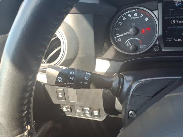 Used 2022 Toyota Tacoma TRD Off-Road w/ Technology Package AWD/4WD image 24