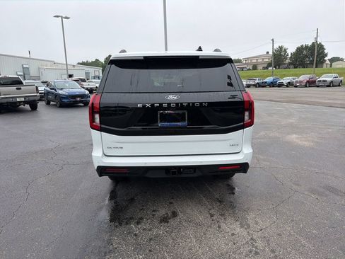 New 2026 Ford Expedition Max Active RWD image 4