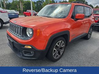 Used 2015 Jeep Renegade Latitude w/ Popular Equipment Group FWD video 3
