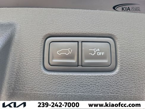 Certified 2025 Kia Telluride EX w/ EX Captain's Chair Package FWD image 11