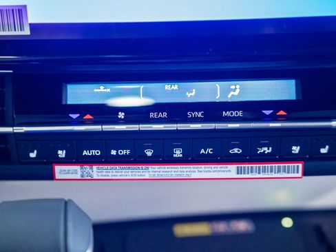 New 2026 Toyota Sienna Platinum image 24