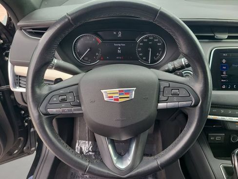 Used 2023 Cadillac XT4 Premium Luxury FWD image 27