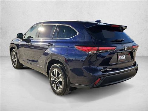 Used 2022 Toyota Highlander XLE image 8