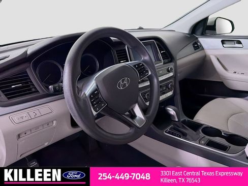 Used 2018 Hyundai Sonata SE FWD image 4