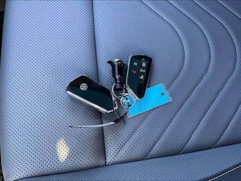 New 2025 Volkswagen Tiguan SE image 28