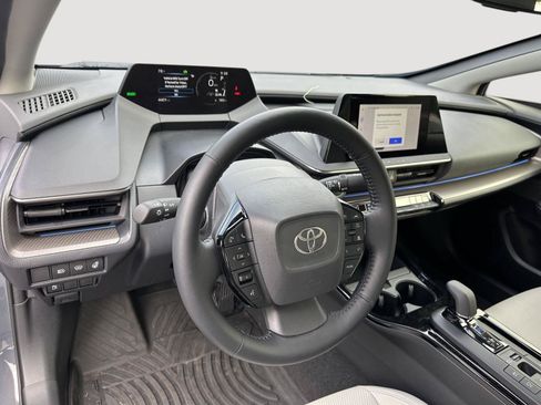 Used 2026 Toyota Prius XLE FWD image 10