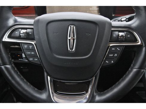 Used 2023 Lincoln Nautilus Reserve w/ Class II Trailer Tow Package AWD/4WD image 17