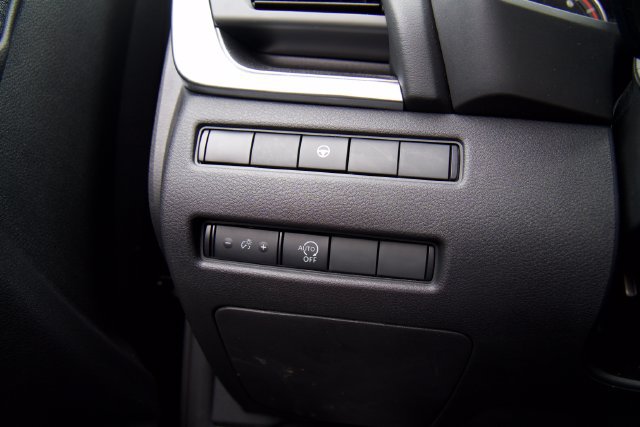 Used 2023 Nissan Rogue SV AWD/4WD image 17