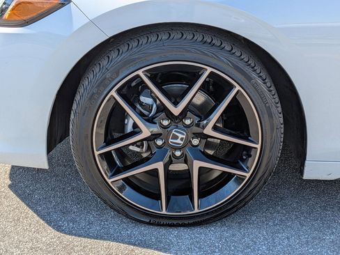 Used 2024 Honda Civic Sport Touring image 10