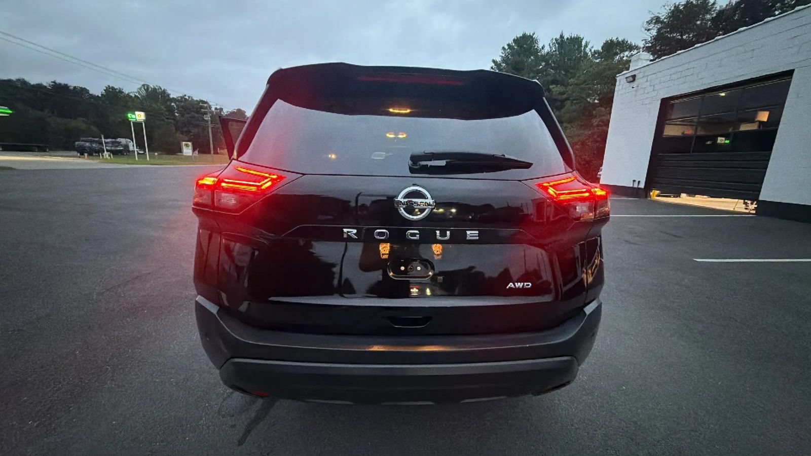 Used 2021 Nissan Rogue S AWD/4WD image 41