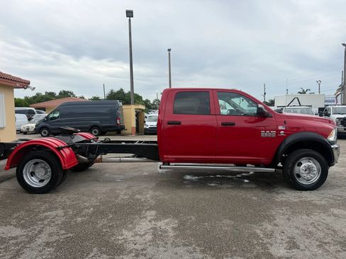 Used 2018 RAM 5500 Tradesman w/ Chrome Appearance Group RWD image 6