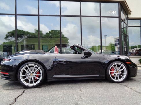 Used 2021 Porsche 911 Carrera image 4