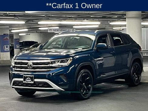 Certified 2023 Volkswagen Atlas Cross Sport SE w/ Black Wheel Package AWD/4WD image 3