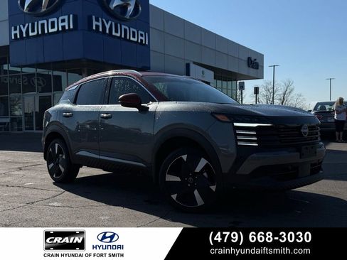 Used 2026 Nissan Kicks SR image 1