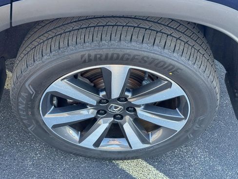 Certified 2023 Honda Pilot Touring image 7