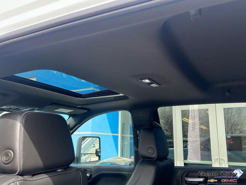 Used 2023 Chevrolet Silverado 3500 High Country image 12