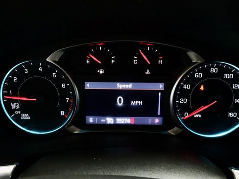 Used 2023 Chevrolet Traverse LT image 28