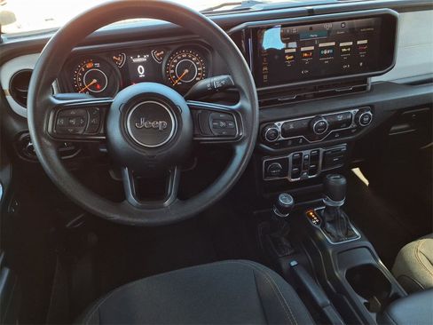 Used 2025 Jeep Wrangler Sport image 13