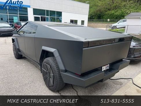 Used 2024 Tesla Cybertruck AWD Crew Cab image 4