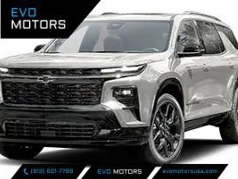Used 2024 Chevrolet Traverse LT FWD image 1