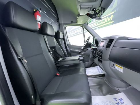 Used 2018 Freightliner Sprinter 2500 image 24