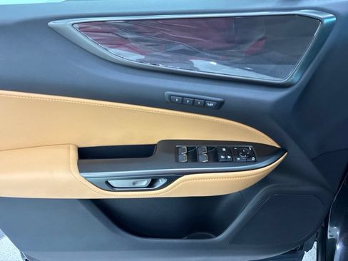 Used 2025 Lexus NX 250 FWD w/ Accessory Package (Z2) image 16