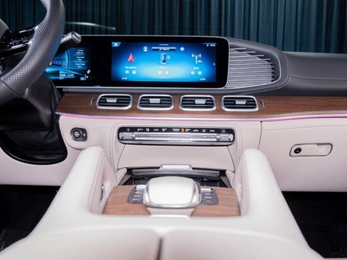 New 2026 Mercedes-Benz GLS 63 AMG 4MATIC image 22