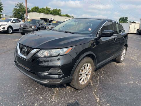 Used 2020 Nissan Rogue Sport S w/ Appearance Package FWD image 3