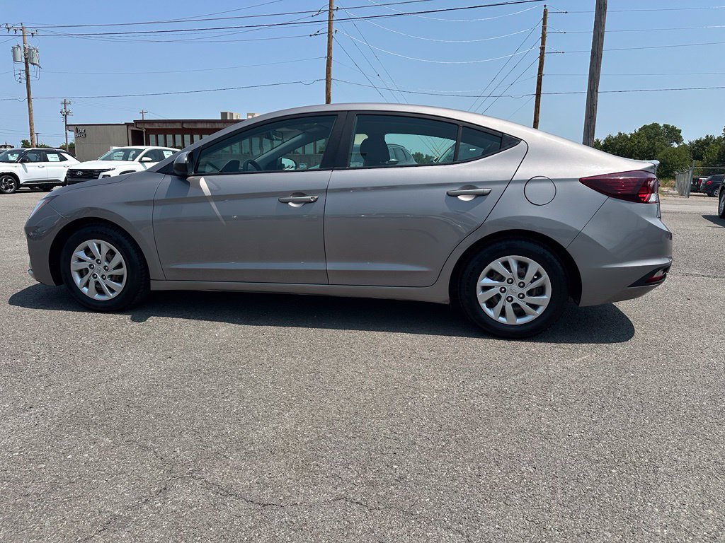 Used 2020 Hyundai Elantra SE w/ Cargo Package (C1) FWD image 8