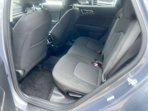 Used 2025 Kia Sportage LX FWD image 21