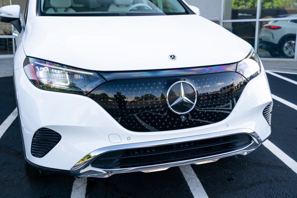 Used 2023 Mercedes-Benz EQE 350+ SUV image 5
