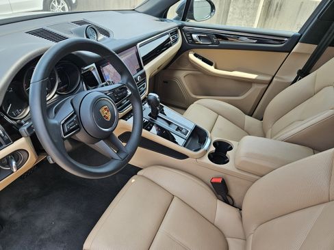 Certified 2026 Porsche Macan AWD/4WD image 4