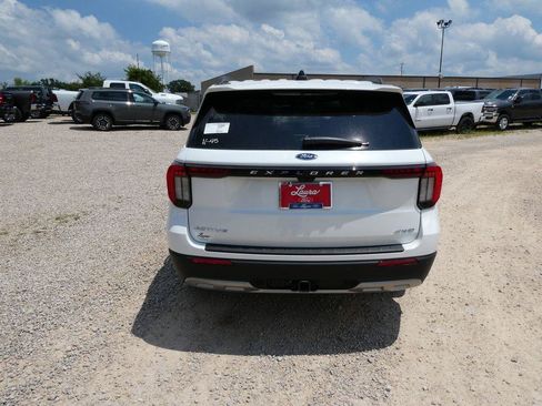 New 2026 Ford Explorer Active w/ Active Comfort Package AWD/4WD image 7