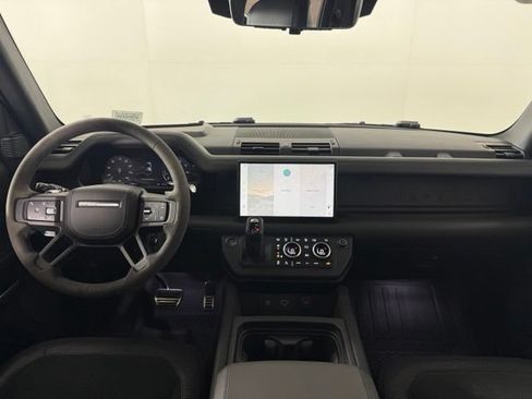 Used 2023 Land Rover Defender 110 V8 AWD/4WD image 32