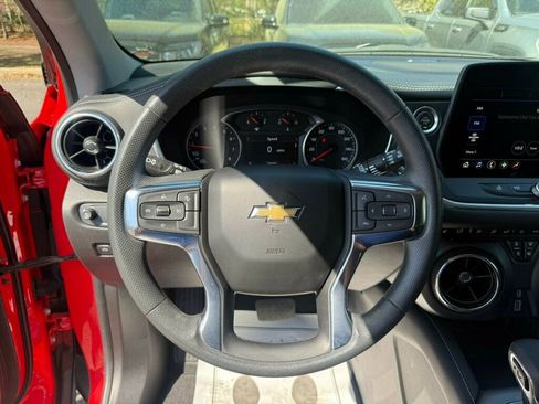 Used 2025 Chevrolet Blazer LT image 5