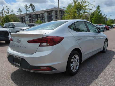 Used 2019 Hyundai Elantra SE w/ Cargo Package FWD image 6