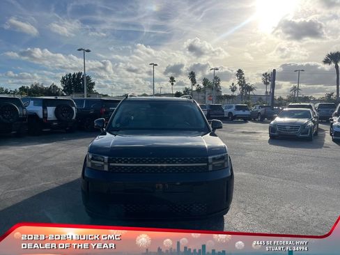 Used 2025 Hyundai Santa Fe Calligraphy image 2