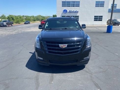 Used 2020 Cadillac Escalade Luxury w/ Escalade Sport Edition AWD/4WD image 9