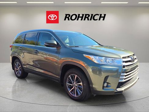 Used 2017 Toyota Highlander XLE image 7