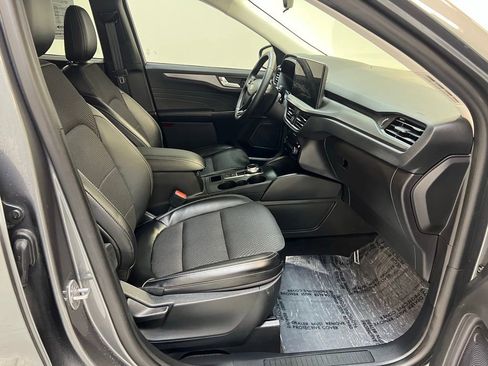 Used 2024 Ford Escape SE image 31