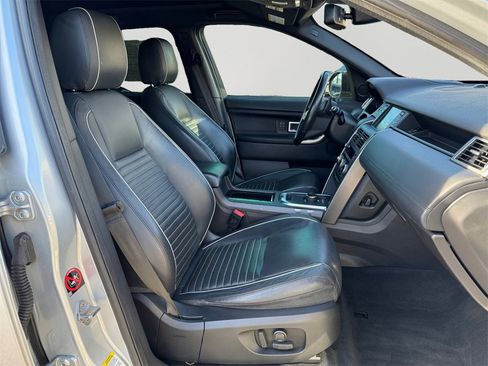 Used 2017 Land Rover Discovery Sport HSE image 12