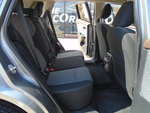 Used 2023 Nissan Rogue SV FWD image 8