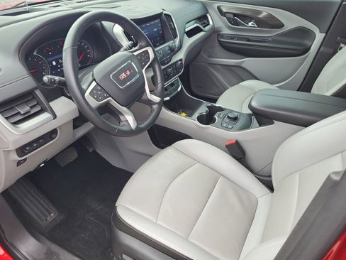 Used 2024 GMC Terrain SLT w/ Infotainment Package II FWD image 14